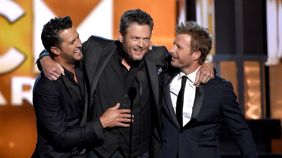 LAS VEGAS, NEVADA - APRIL 03: (L-R) Co-host Luke Bryan, recording artist Blake Shelton, and co-host Dierks Bentley speak onstage during the 51st Academy of Country Music Awards at MGM Grand Garden Arena on April 3, 2016 in Las Vegas, Nevada. (Photo by Ethan Miller/Getty Images)